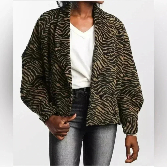 A. Peach Brushed Zebra Print Jacket. Size: Small - Picture 2 of 8